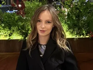 AlexandraHariis amateur